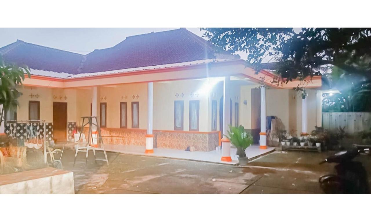 Homestay Bukit Pamoyanan 2 Redpartner Bukanagara Экстерьер фото